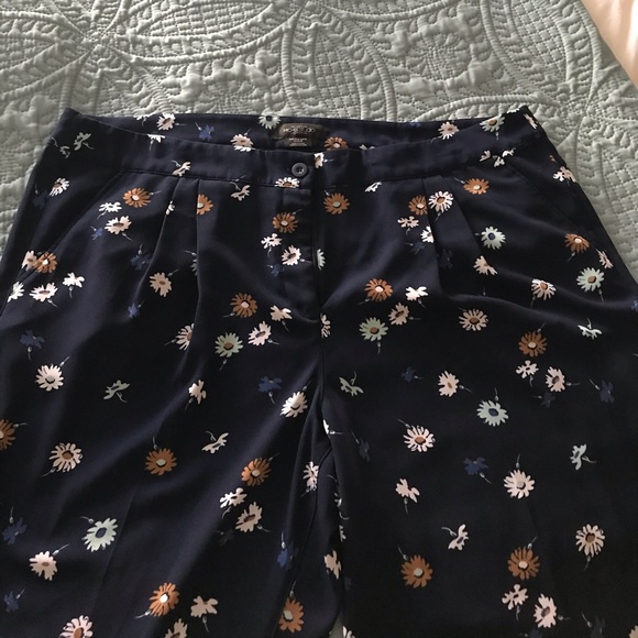 Ladies summer pants - Picture 1 of 3